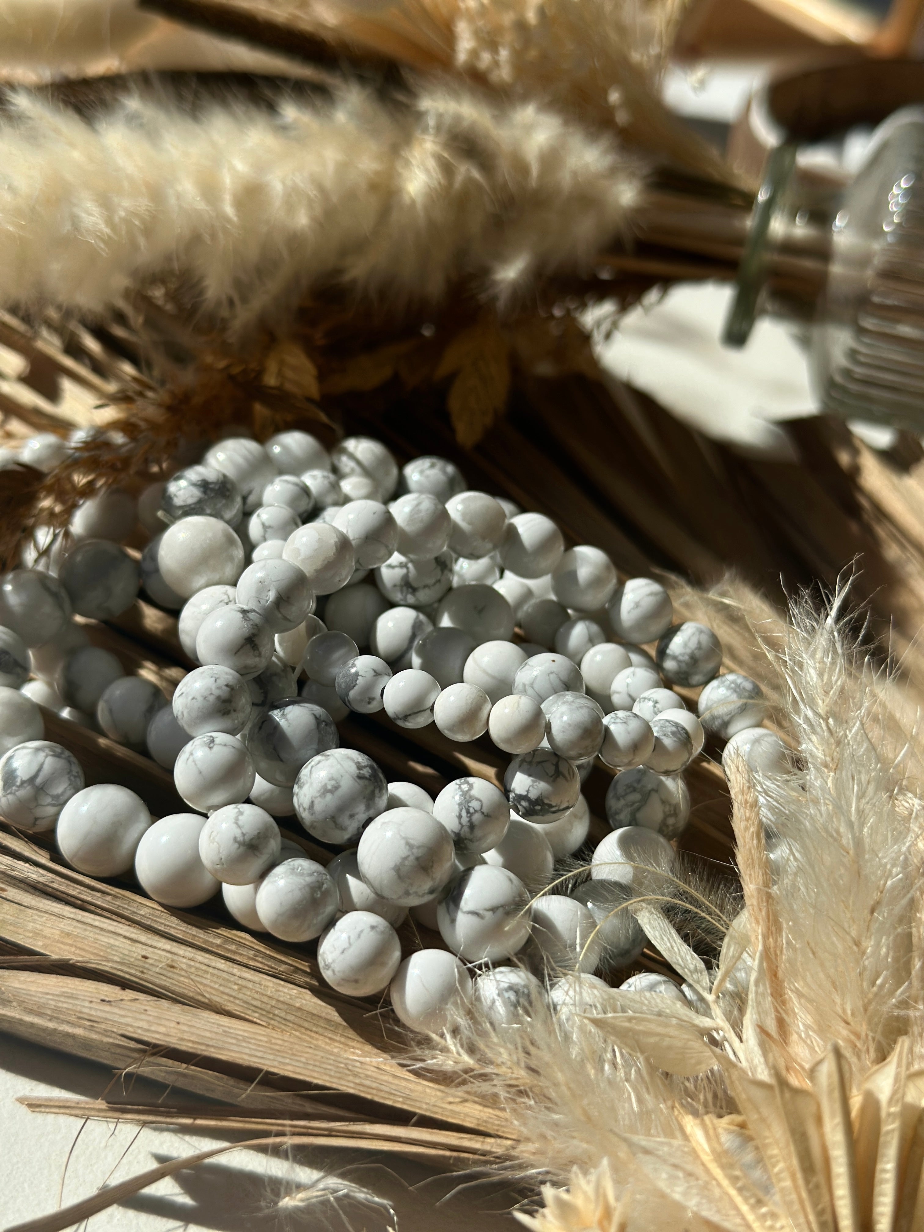 HOWLITE